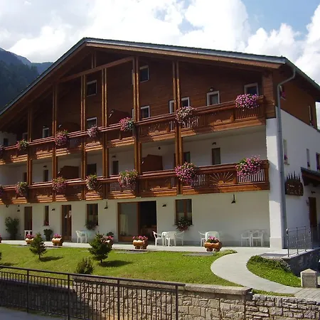 Aparthotel Dei Pini Campodolcino