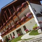 Dei Pini Aparthotel 3*
