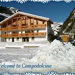 Dei Pini 3* Campodolcino